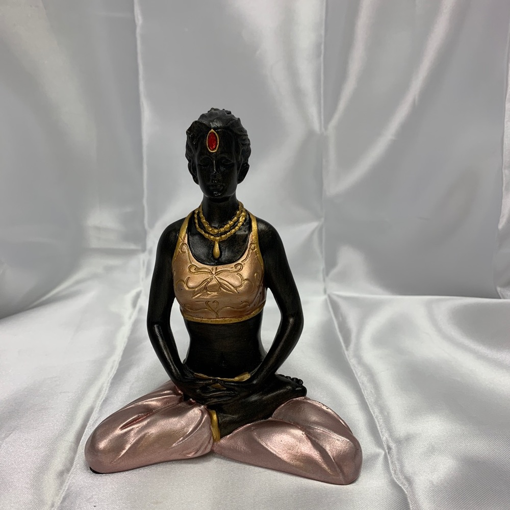 Beautiful Indian Godess Meditating with Ruby 3rd Eye - Picture 1 of 6